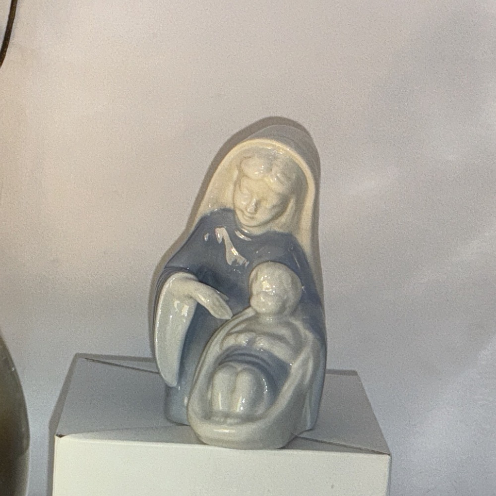 Ceramic Madonna And Baby Jesus 4.5" X 3.5" Blue And White Vintage
